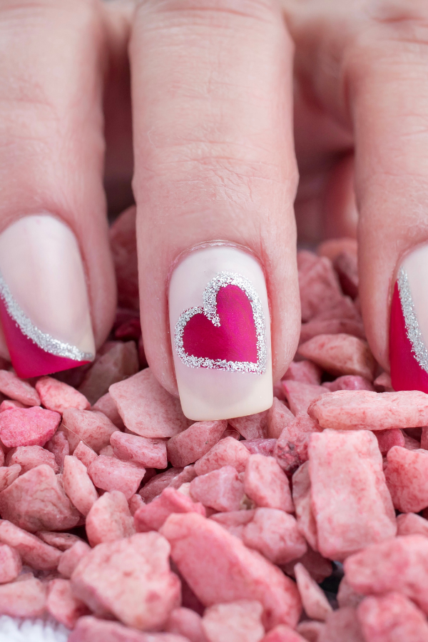 20+ Best Valentine's Day Nails You'll Absolutely Love